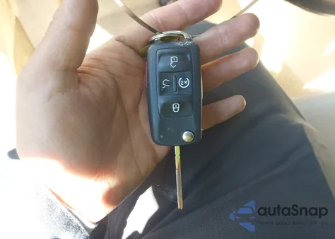 2013 Volkswagen Passat 2.5L Sel Premium from USA, damaged, VIN 1VWCP7A30DC028022